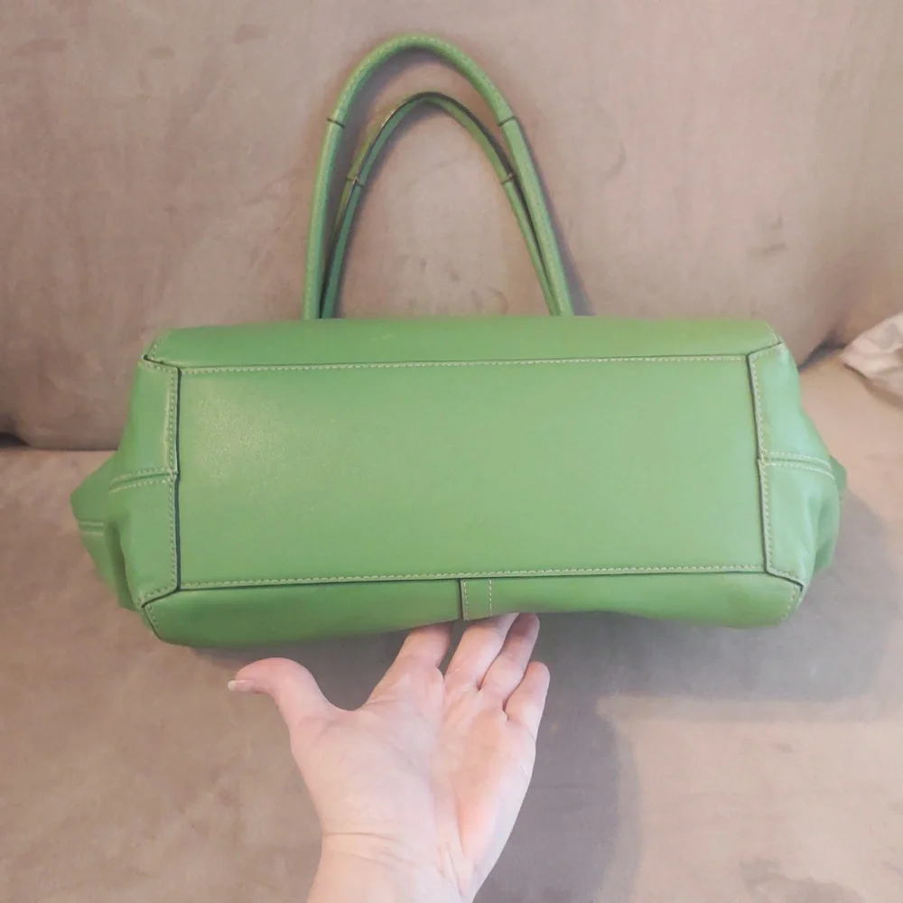 COACH Apple Green Legacy Bleecker Leather Tote Bag F14383 - Picture 4 of 16